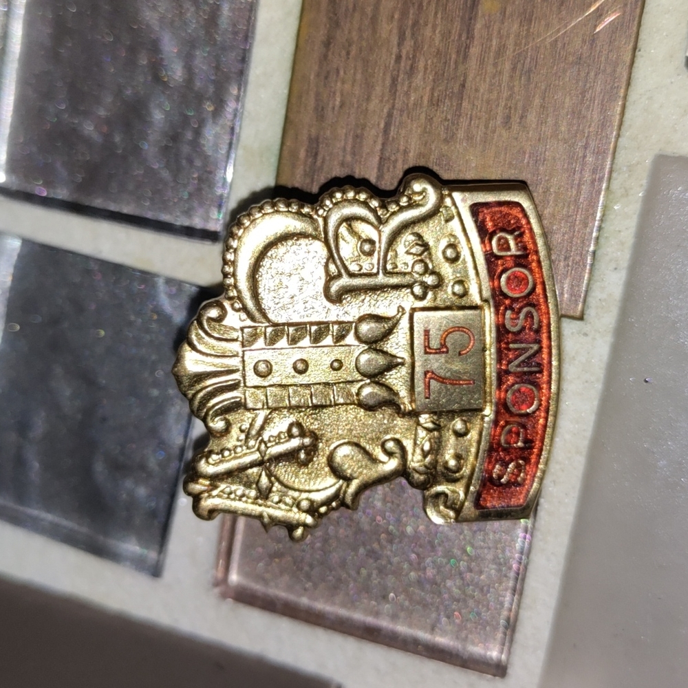 Vintage Horses/Pony Equestrian Pin 1975 American Royal Sponsor Crown A.R…